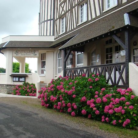 Logis Hostellerie Saint Pierre Exterior foto