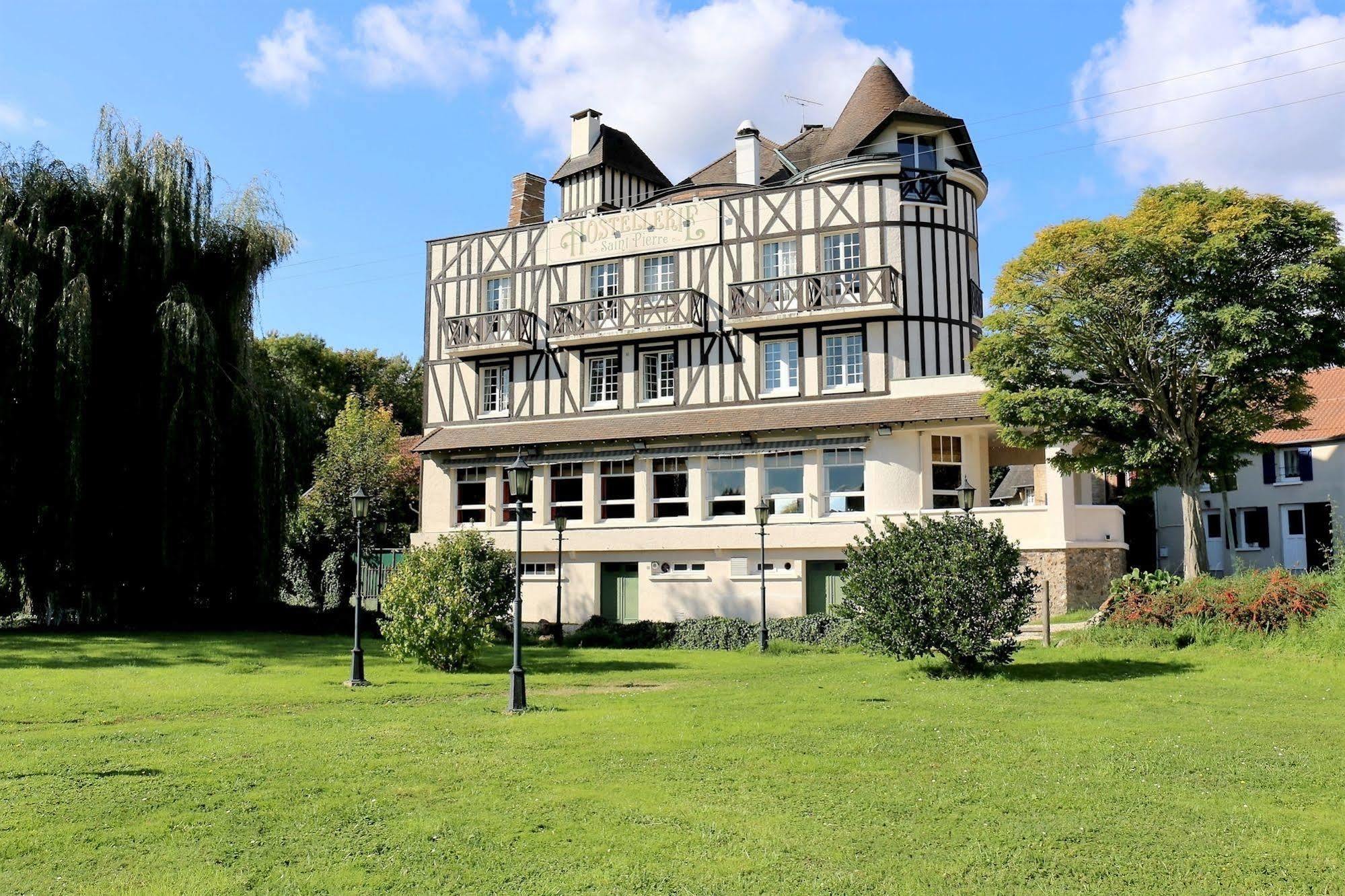 Logis Hostellerie Saint Pierre Exterior foto